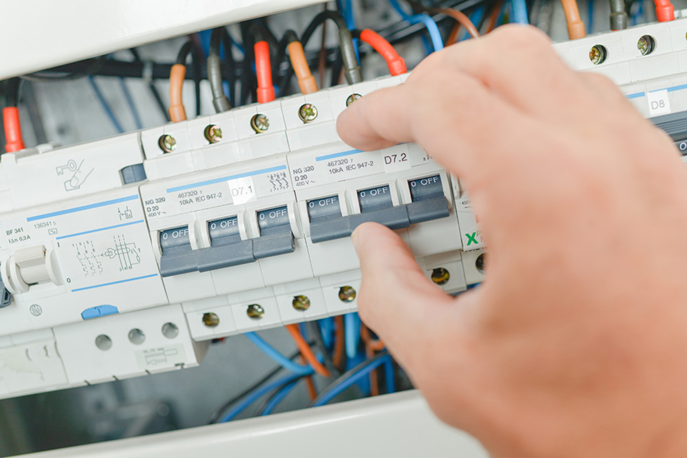 Elektro­installation bei Elektromeister Laganowski GmbH in Dresden